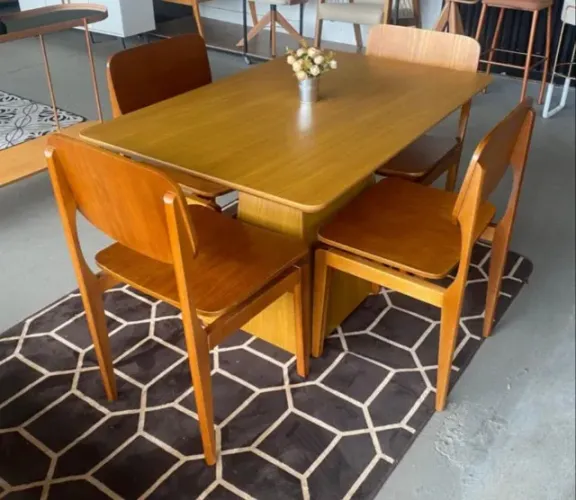 Mesa de Jantar Barbara com 4 Cadeiras Montreal 120x80 (FAZEMOS ENTREGAS DF E ENTORNO)