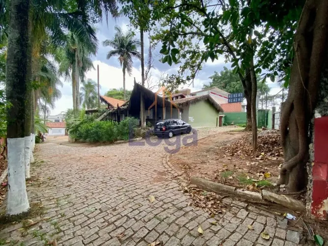 IMÓVEL COMERCIAL NO MIOLO DA GRANJA VIANA