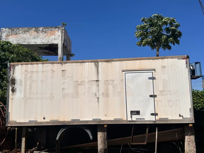 BAÚ Frigorífico 2005 Motor Estacionário