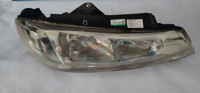 Farol Dianteiro Peugeot 406 Lado Direito Ano 2001 A 2003 lente lisa usado