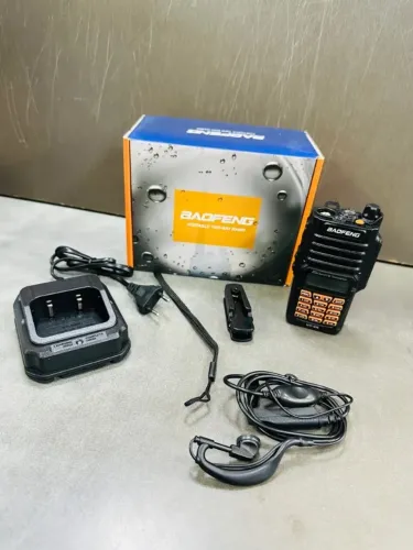 Rádio Comunicador BAOFENG UV-9R - Kit Completo, Ideal para Longas Distâncias