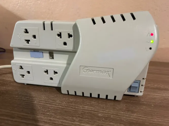 Estabilizador Enermax Bivolt