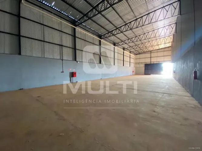 Galpão - CENTRO EMPRESARIAL LESTE