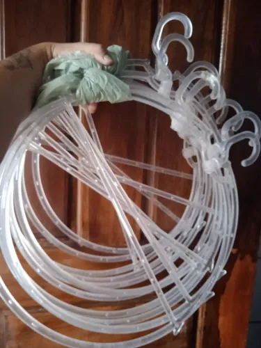 Cabides de plástico para roupas