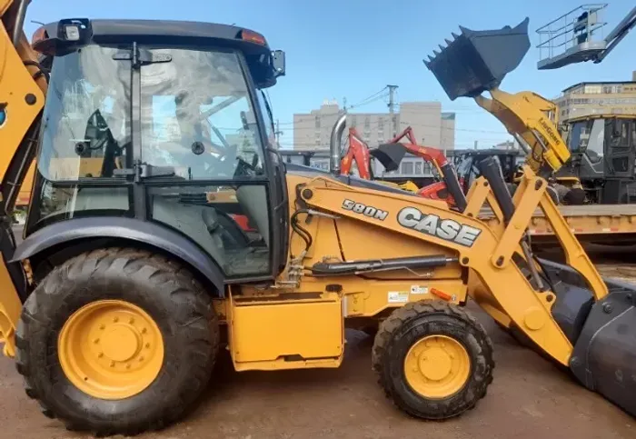 Retroescavadeira case 580n ano 2015