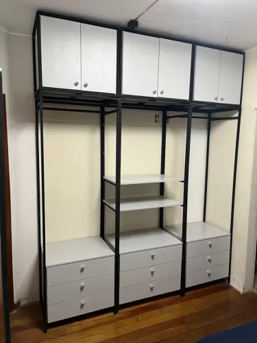 Guarda-Roupa moderno com design elegante