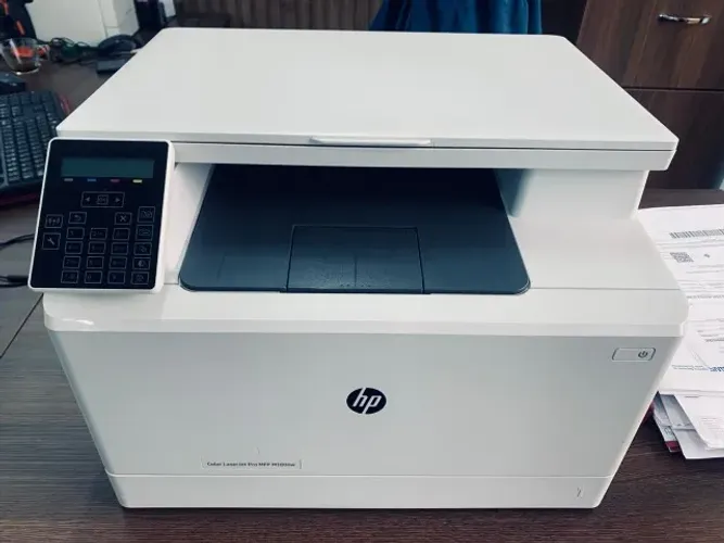 Impressora HP Color LaserJet Pro MFP M180nw