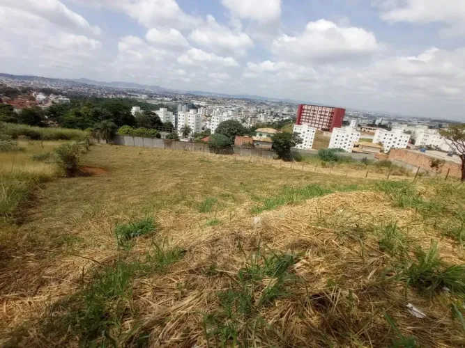 LOTE 2.000 m² À VENDA NO CABRAL