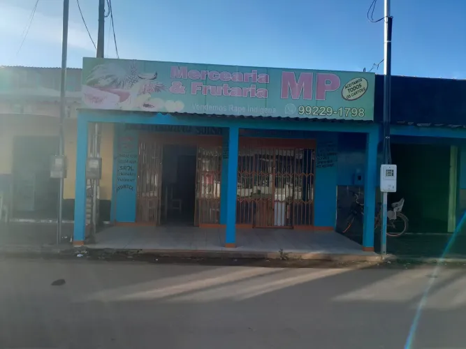 Casa com 2 ponto comercial 3 quarto sala, cozinha banheiro  lado rodoviária  