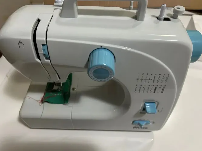 Máquina de Costura Philco - 16 Pontos