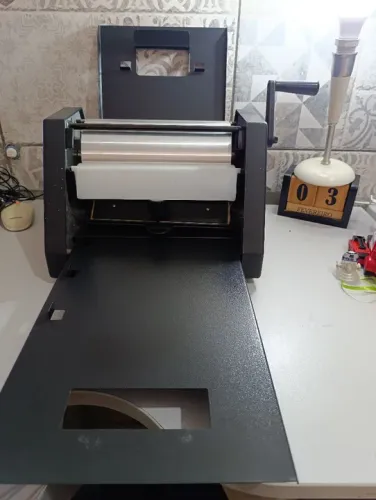 Mimeógrafo antigo funcionando