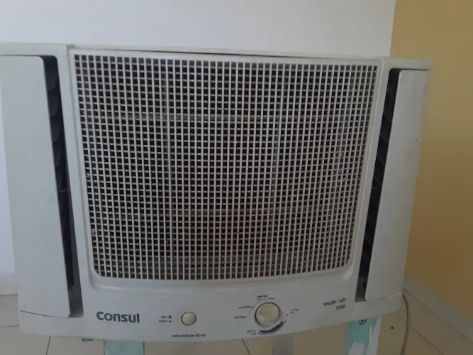Ar condicionado janela 7500.Consul  em boas condições..