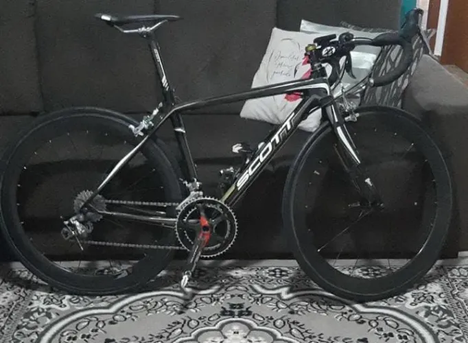 Bicicleta speed Scott CR1 toda de carbono