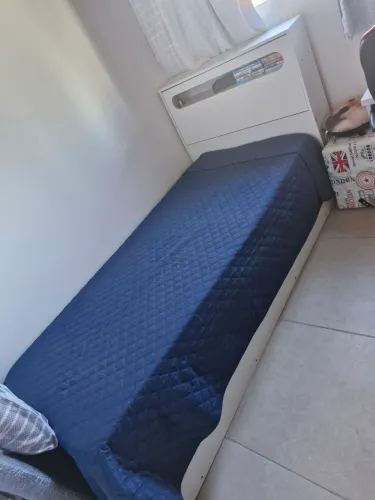 Vendo bicama com bau branca , NAO ACOMPANHA COLCHÃO , parcelo no cartao NAO ENTREGO. 