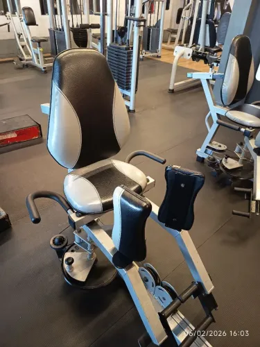 Máquina adutora + abdutora