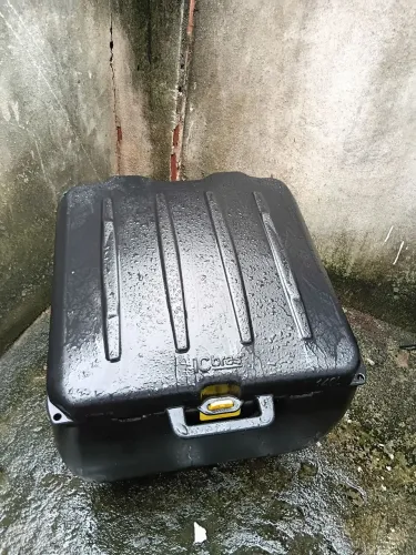 Vendo baú para motoboy 140.litros com.suporte