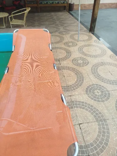 Espreguiçadeira alumínio para piscina