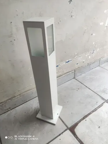 Poste balizador para jardim 