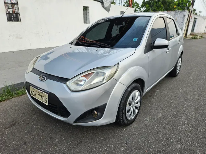 Ford Fiesta Sedan 1.0 8V Flex 4P 2011