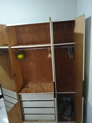 GUARDA ROUPA DE BOA QUALIDADE SÓ COM UM SEVICO PARA FAZER!