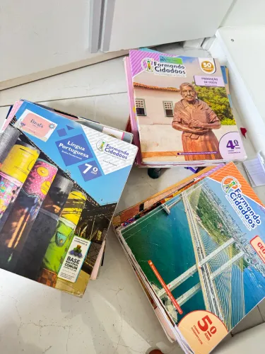 Livros formando cidadãos - 4º - 5° - 7° ANO