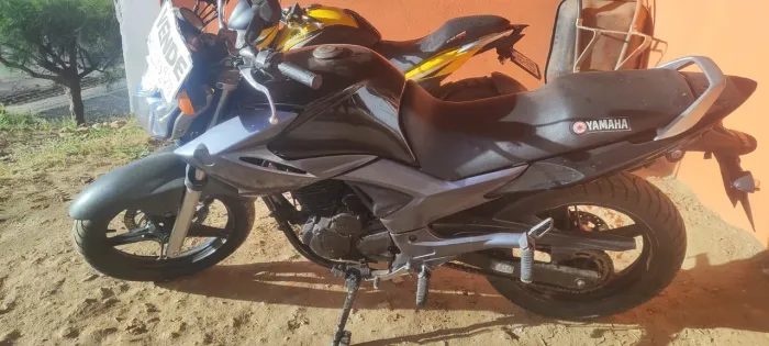 Yamaha FZ25 Fazer 250 - IPVA Pago e Revisada