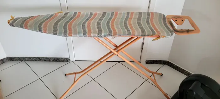 Vendo tábua de passar roupa!