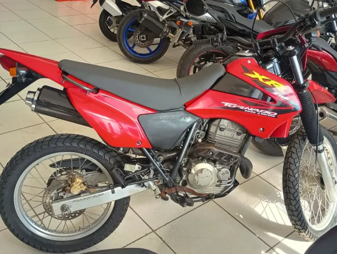 XR250 Tornado impecável