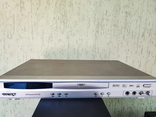 Aparelho DVD Tectoy. Usado e em bom estado. Sem controle remoto