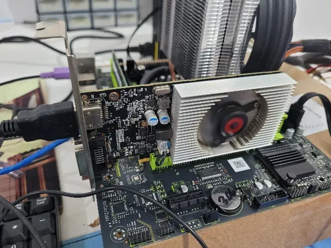 Placa de Vídeo Nvidia GT 1030 2GB Gainward [super compacta e com baixo consumo]