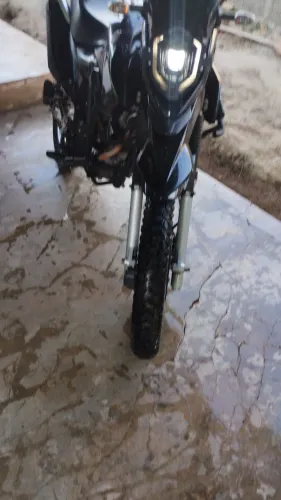 Vendo moto bem conservada