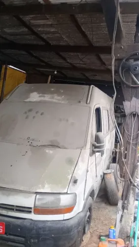 Vende Reinult Master 2003 sem câmbio, só para tirar peças