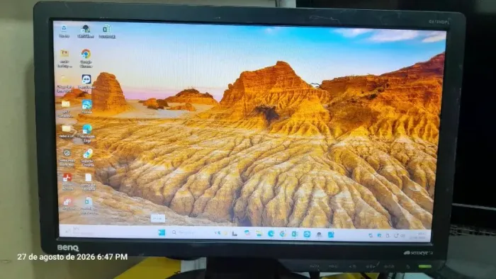 Monitor de 15,6" Benq LED NÃO RESERVO PROMOÇÃO SOMENTE ATÉ 12/10/2026 produto usado