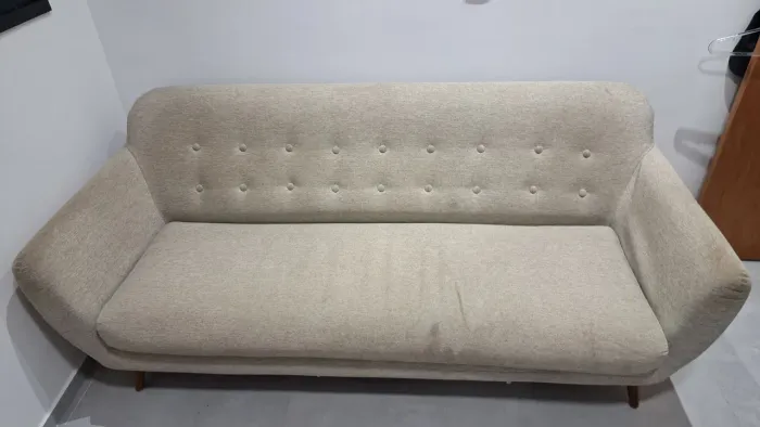 Sofá 3 Lugares Estilo Retrô