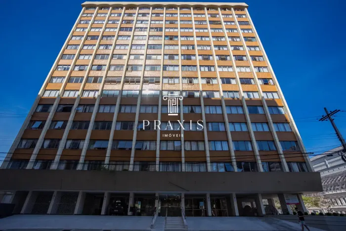Apartamento para locação com 3 quartos no Centro Cívico, Curitiba PR.
