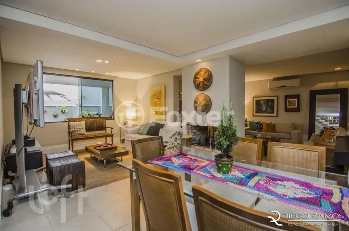 Casa à venda em Passo D'areia com 266 m², 3 quartos, 1 suíte, 3 vagas