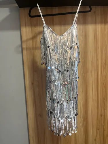 Vestido para festas - paetê prata