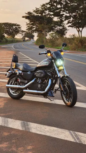 HARLEY-DAVIDSON XL 883R