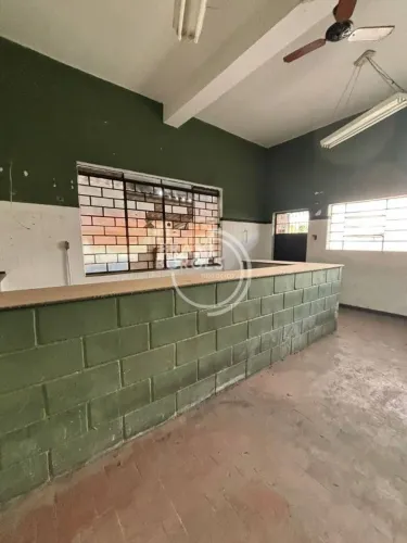 Barracão de 299,43M² com 6 Salas, a 300Mts da Av. São Paulo - Sorocaba