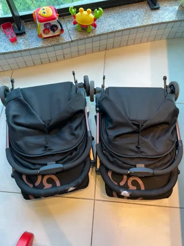 Carrinho de passeio duplo para gêmeos