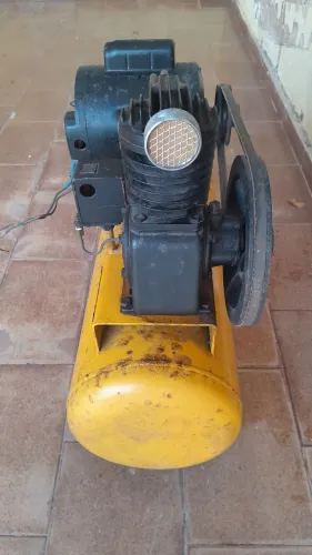 Compressor de ar de pistão alternativo