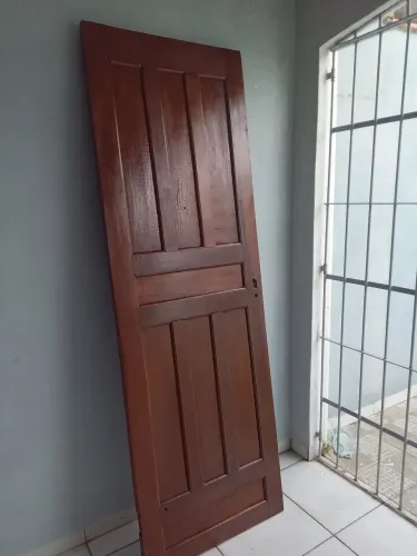 Porta de madeira angelim