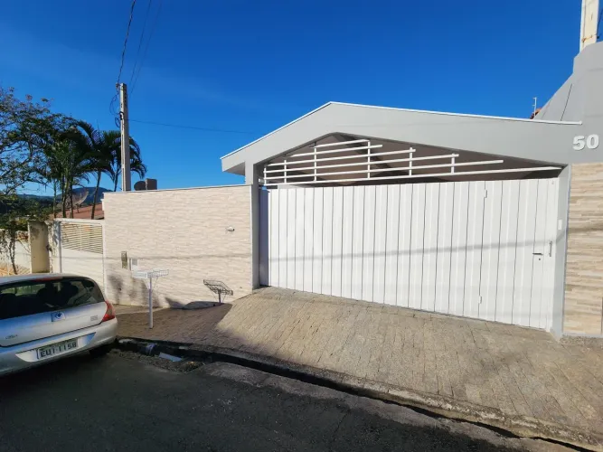 Casa 4 dormitórios à venda Vila Assumpção Netto Águas de Lindóia/SP