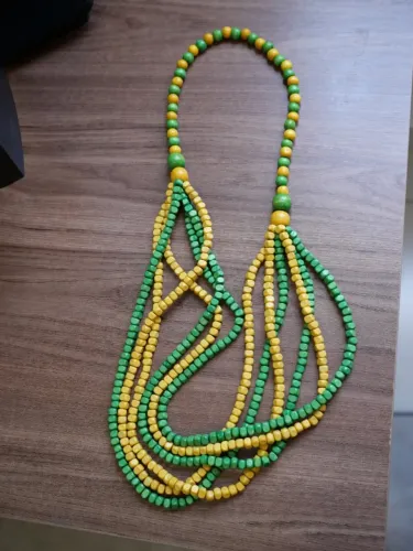 Maxi colar miçangas madeira artesanal Brasil