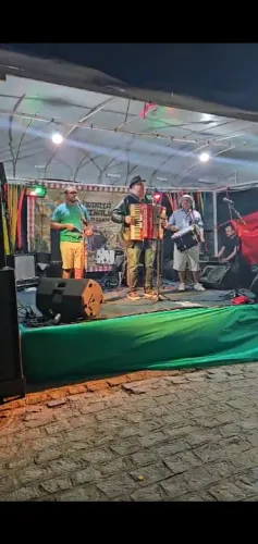 Trio pé de serra ou banda de forró