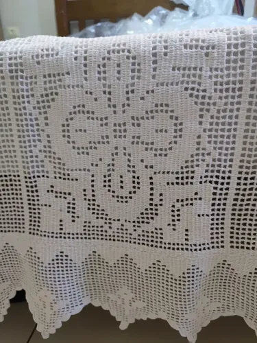 Colcha de solteiro ou toalha de mesa crochê 