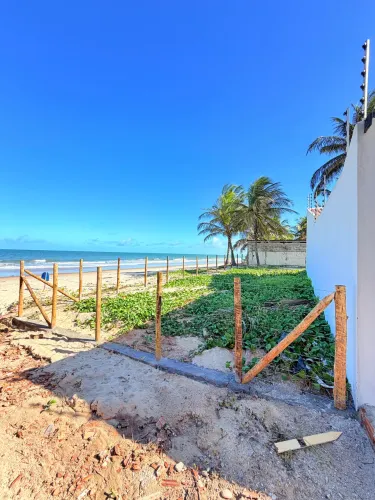 TERRENO À BEIRA-MAR