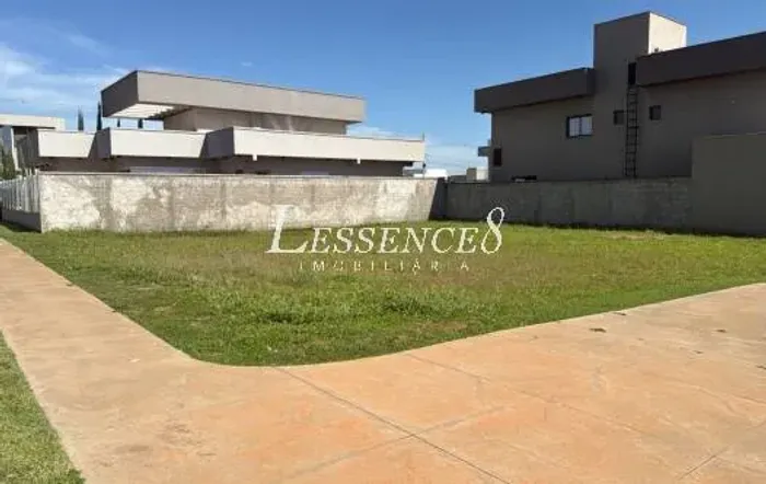 Lote 467m² em Condomínio Fechado | Parqville Pinheiros | Oportunidade!