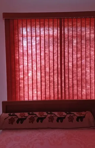 VENDO PERSIANA VERTICAL TECIDO SEM BLECAUT COR VERMELHO TERRA COTA COM <br>MEDIDA 2,00 X 2,80