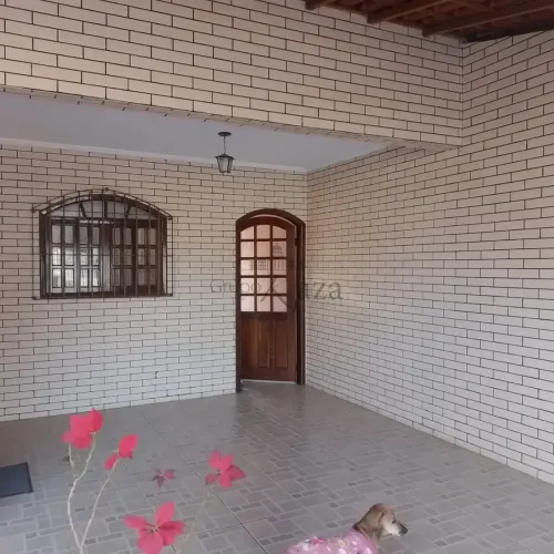 Casa com terreno comercial - Parque Industrial - 4 Dormitórios - 260m².